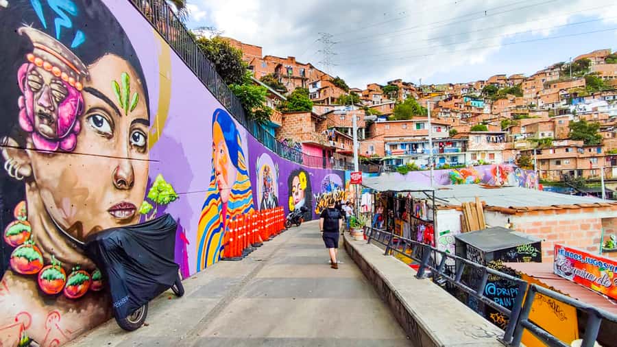 Medellin: Comuna 13 Graffiti Tour, Cable Car & Street Food – Best ...